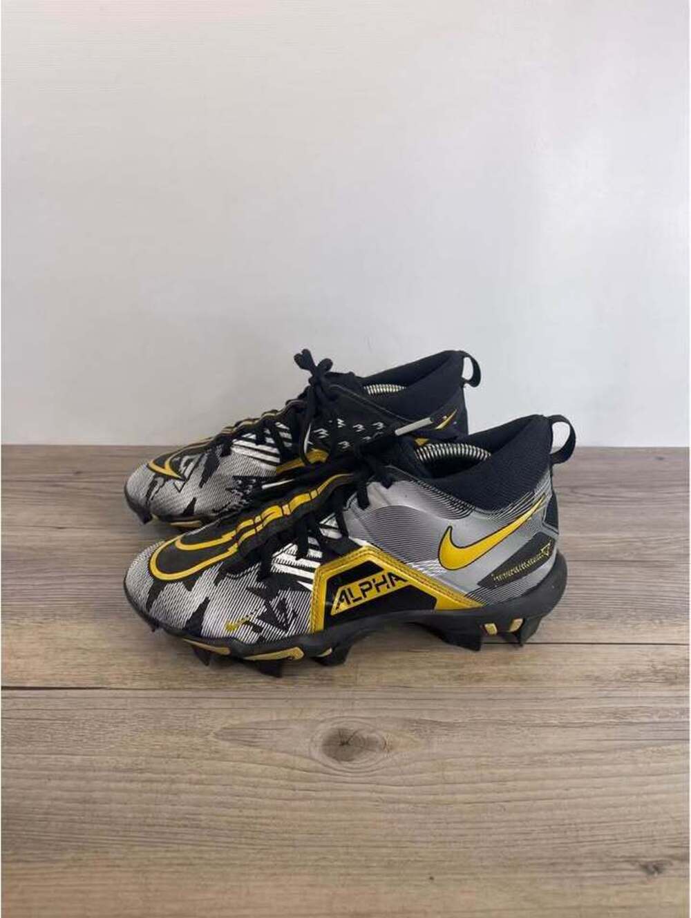Nike Alpha Menace 3 Shark RW Russell Wilson Youth Football Cleats 6Y